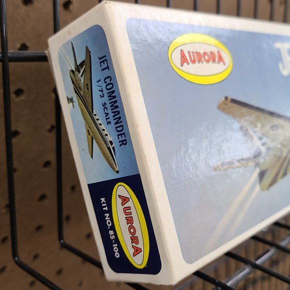 Very Rare - Aurora 1/72 Scale Jet Commander Model kit!! - Picture 3 of 9